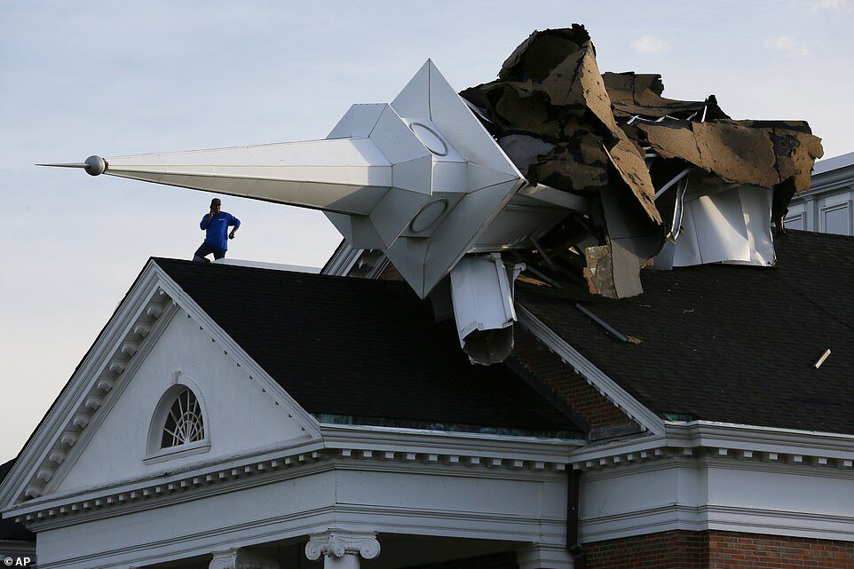Click to enlarge Derecho damage in Illinois