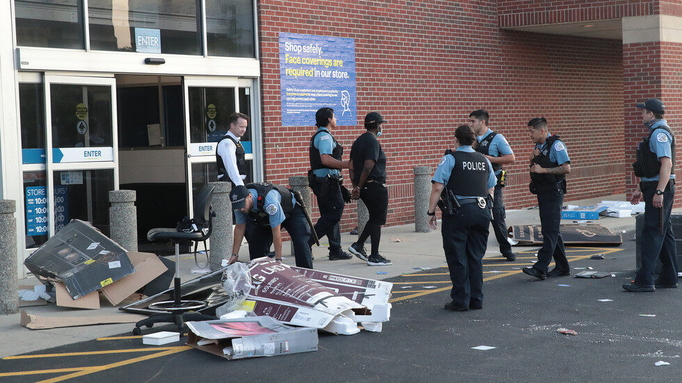 Click to enlarge Chicago looting