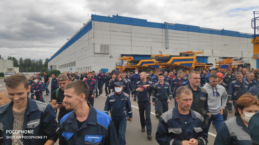 Click to enlarge strike BelAZ auto plant belarus