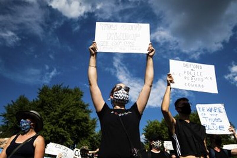 protestors pittsburg mayor home