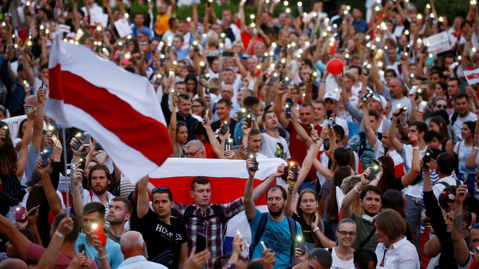 Click to enlarge minsk belarus protest