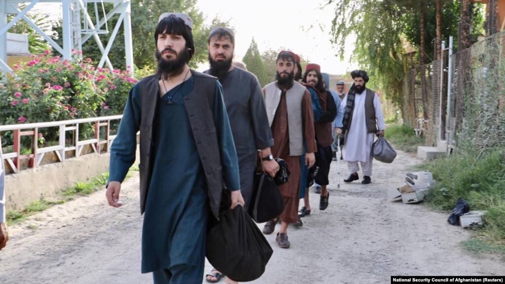 Click to enlarge taliban prisoners