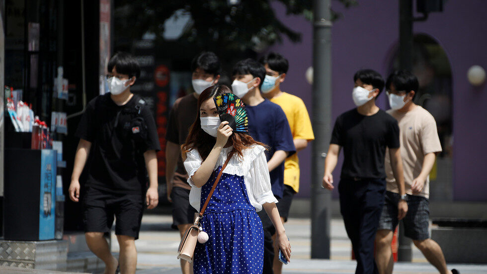 south korea pedestrians masks