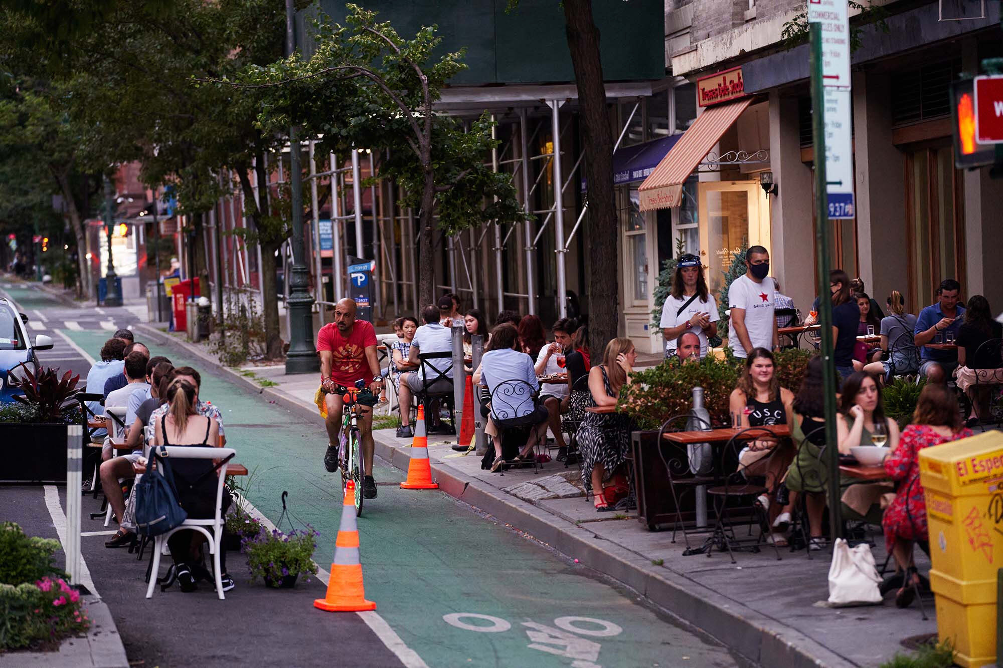 Click to enlarge outdoor restaurant