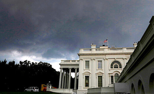 Dark clouds/White House