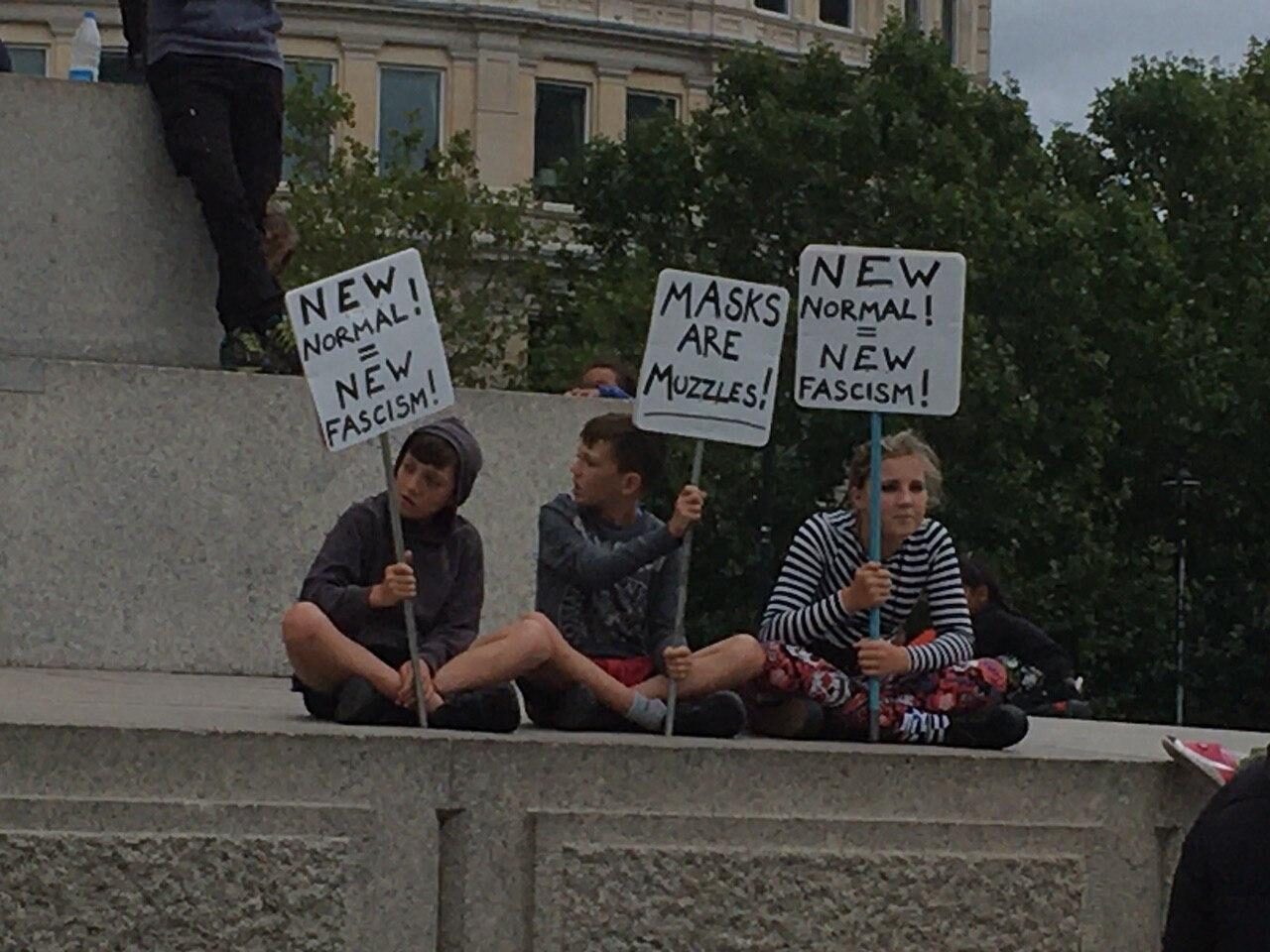 london lockdown protest