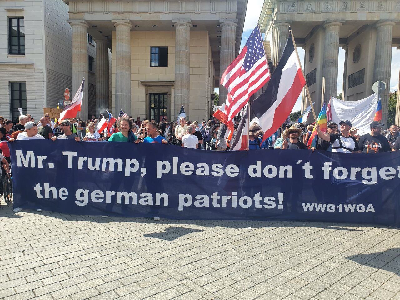 protest berlin lockdown