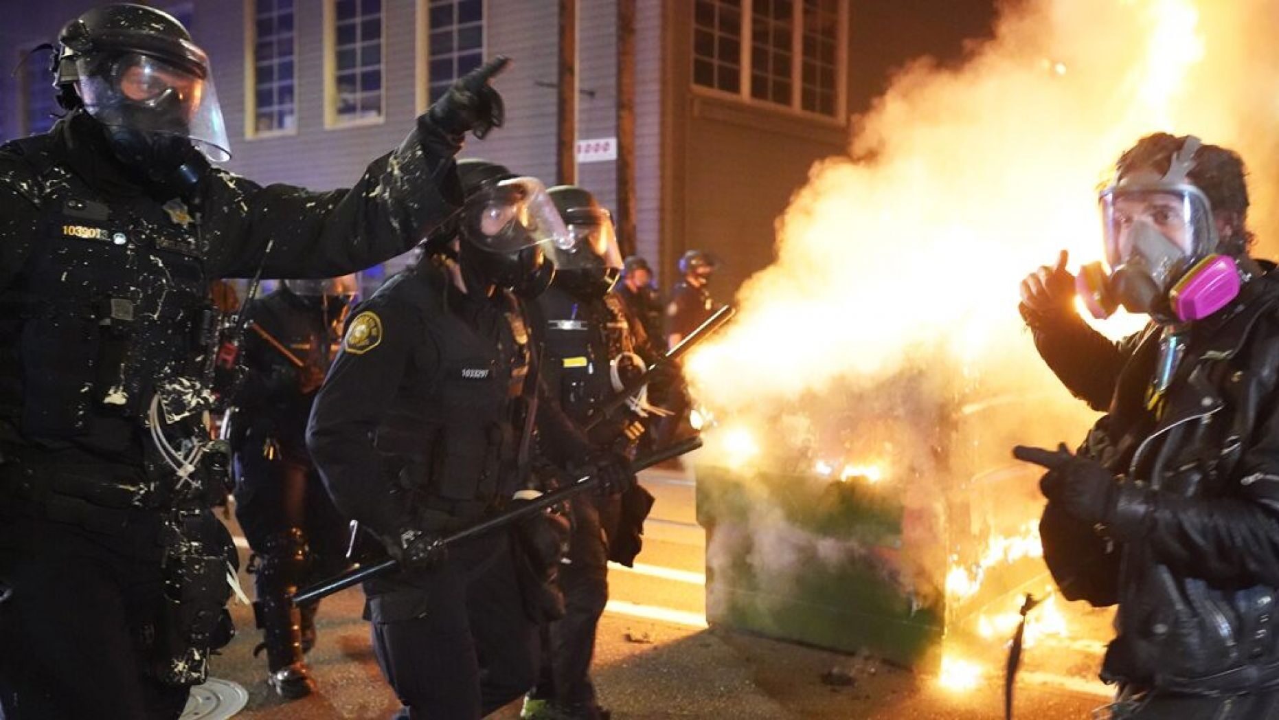 Click to enlarge portland riots antifa ICE