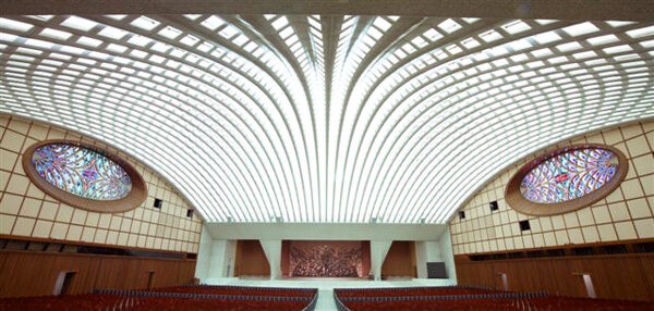 pope audience hall snake head