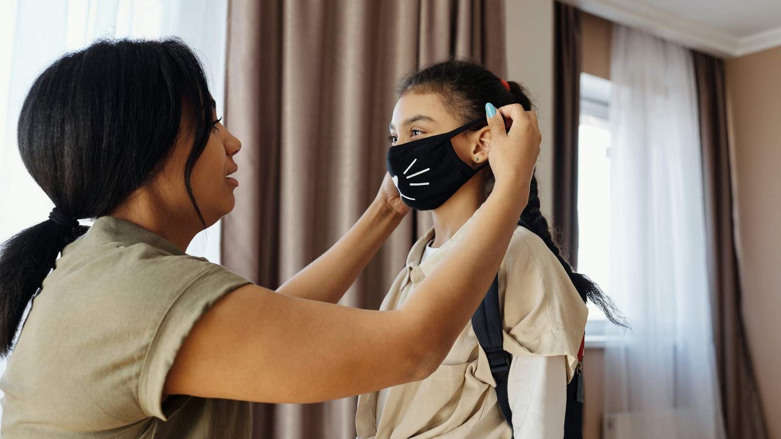 Click to enlarge mother child mask covid