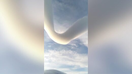 Rare 'snake cloud' hovers close to volcano in Indonesia Rare 'snake cloud' hovers close to volcano in Indonesia