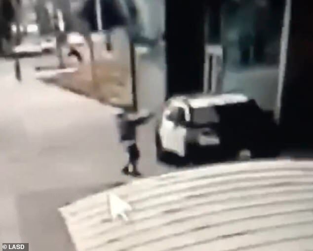 Click to enlarge shooting cop compton