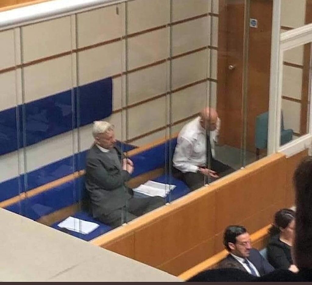 Click to enlarge assange box dock courtroom trial hearing