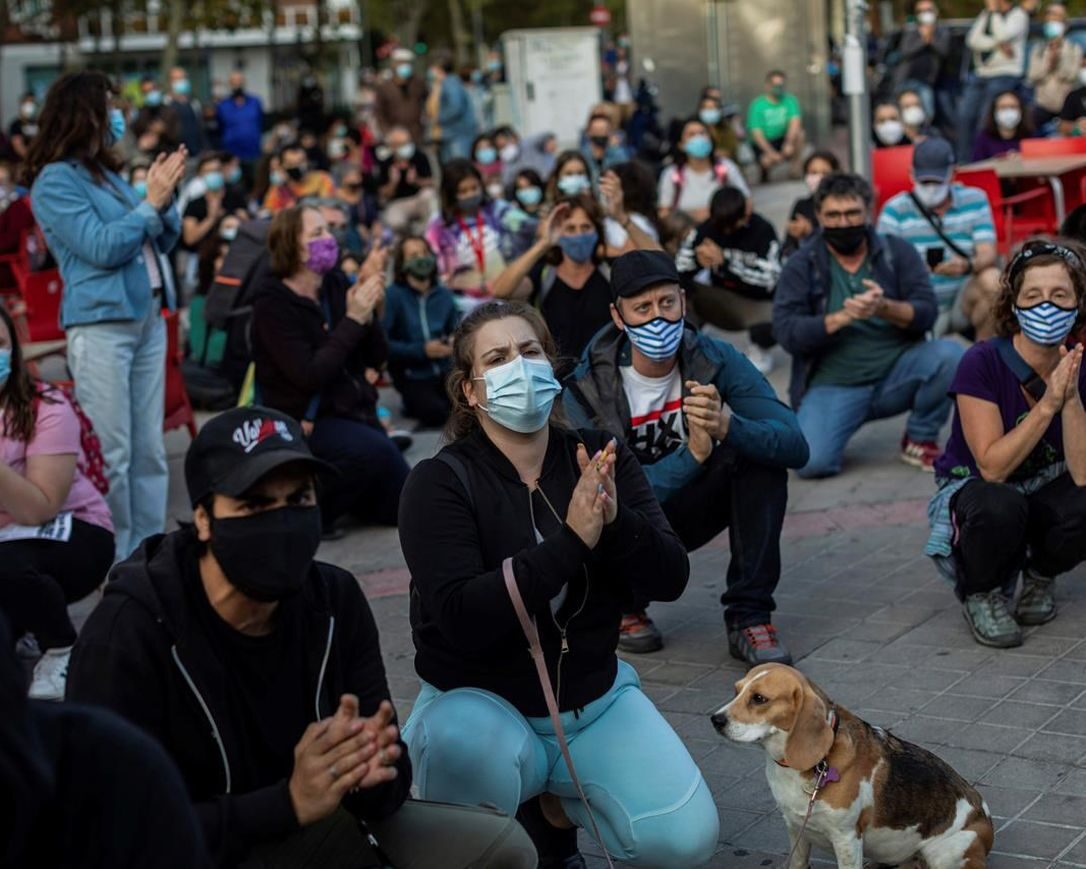 Click to enlarge madrid protest lockdown