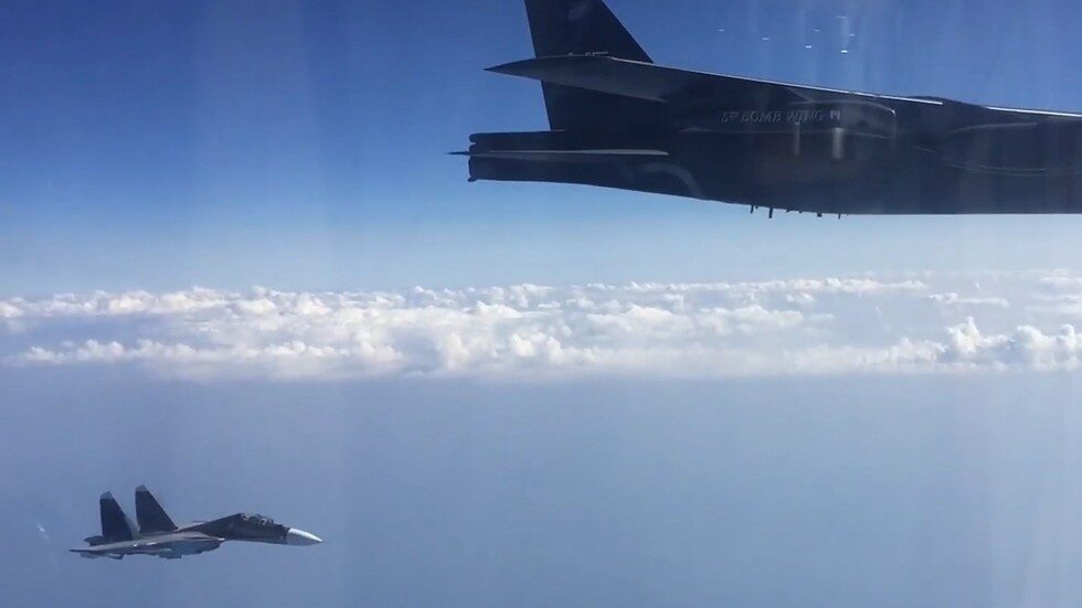 russia jet escort US bomber black sea NATO
