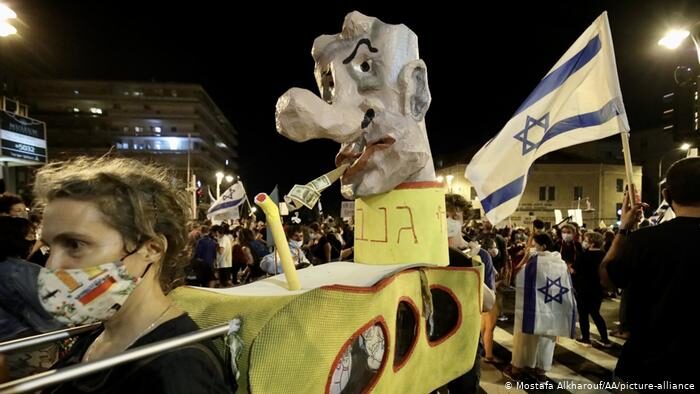 Click to enlarge protest lockdown Israel