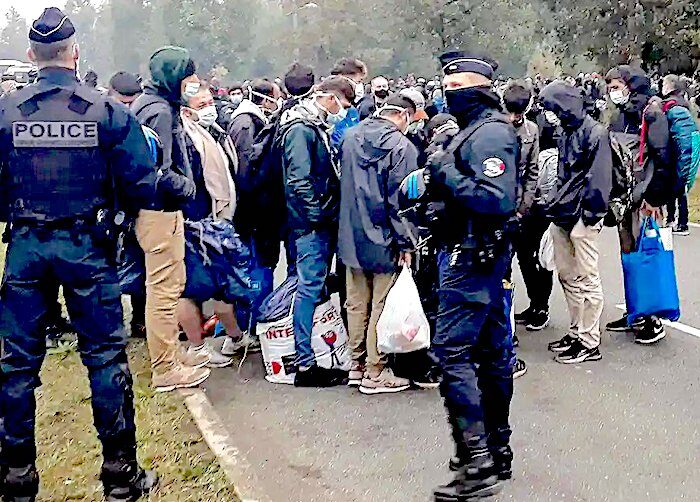 PoliceMigrants