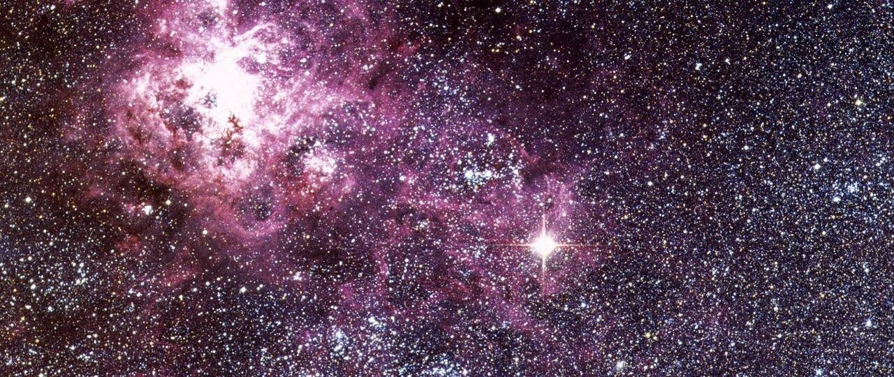 Click to enlarge Stellar explosion, SN 1987A