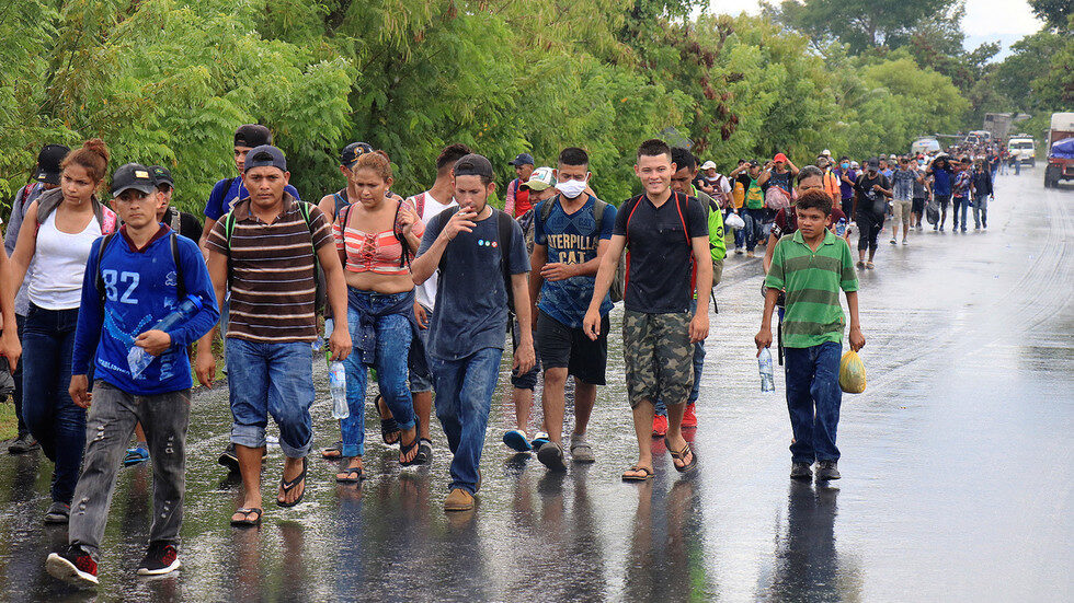 Click to enlarge migrant caravan guatemala October 2020