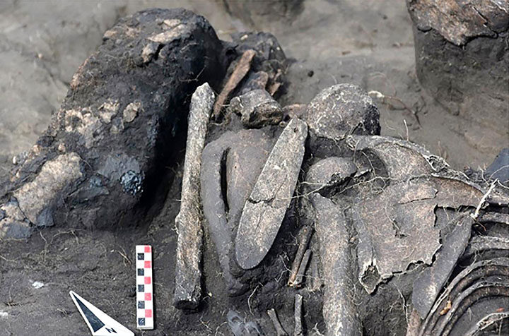 Click to enlarge siberia grave statuette