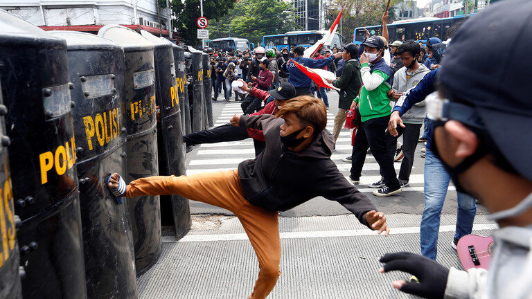 Click to enlarge indonesia protest