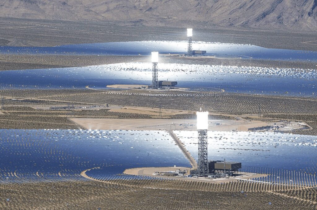 solar energy array ivanpah thermal plant mojave desert