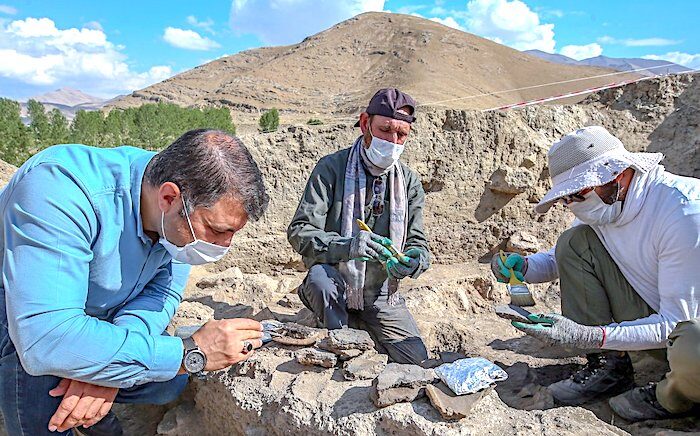 Archeologists