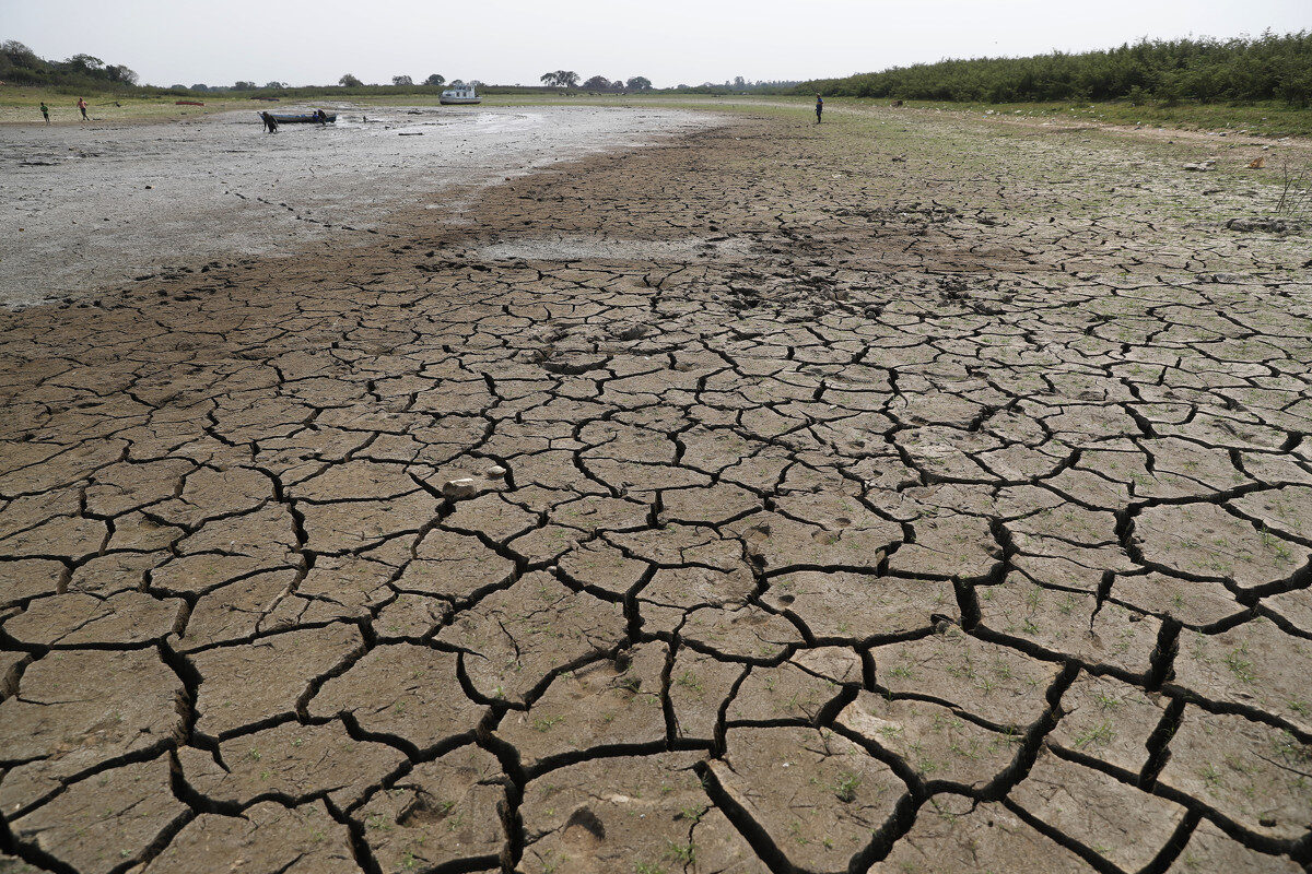 Cracked earth of the Paraguay River