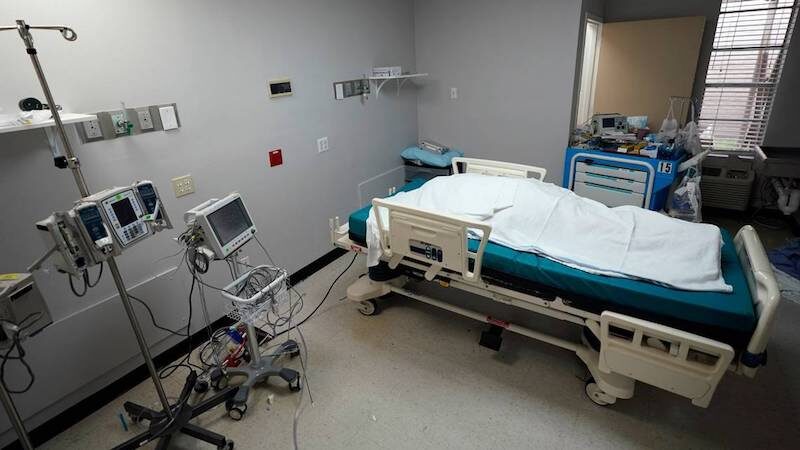 the body of a patient who died inside the Coronavirus Unit