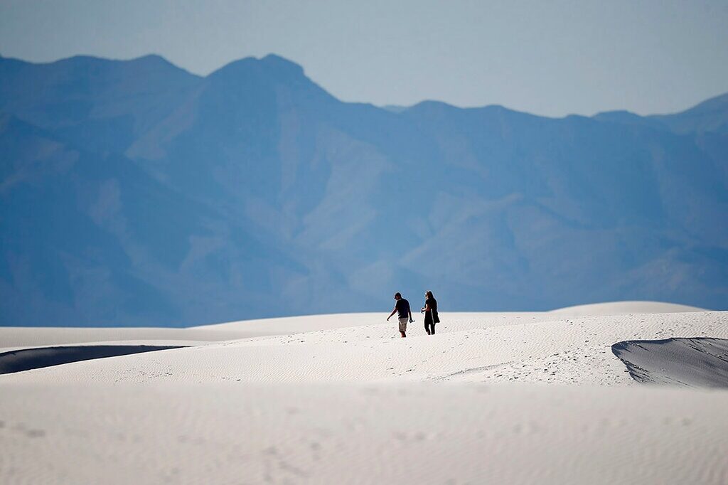 Click to enlarge hikers white sands park