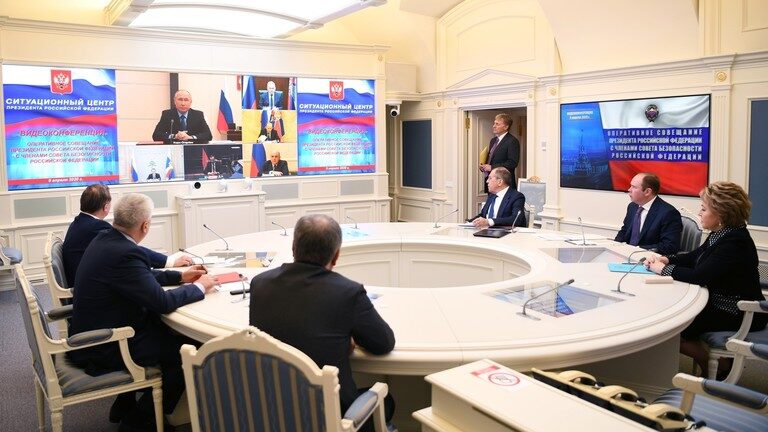 Click to enlarge Putin meeting