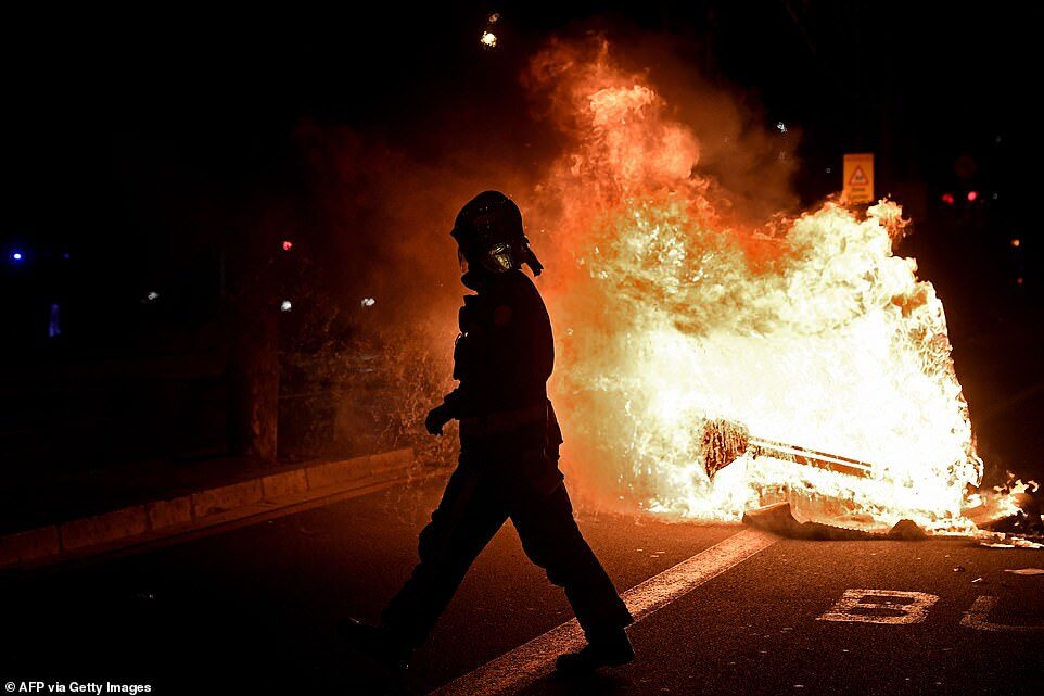 barcelona lockdown protests October 2020