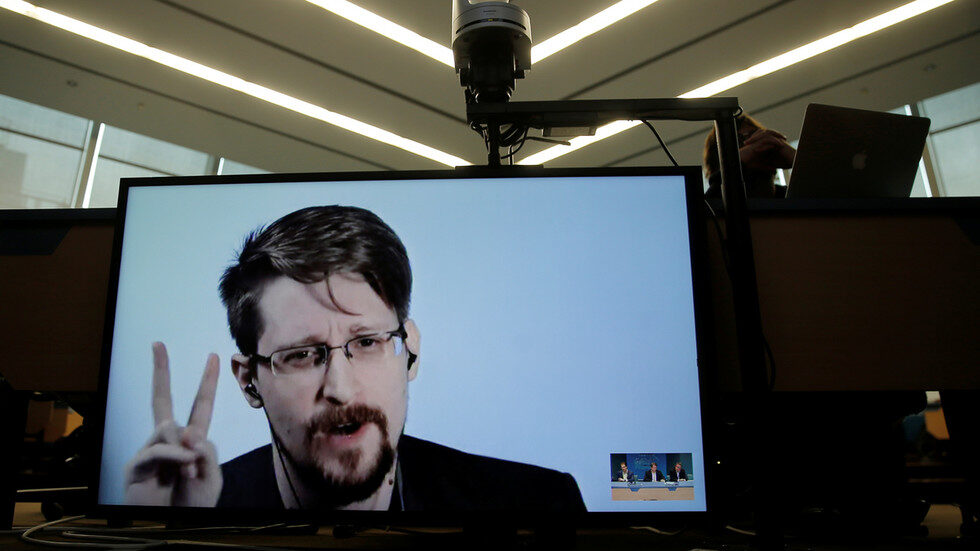 snowden bideo screen