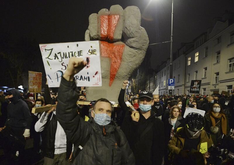 Click to enlarge poland abortion