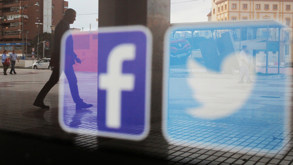 Twitter, Facebook