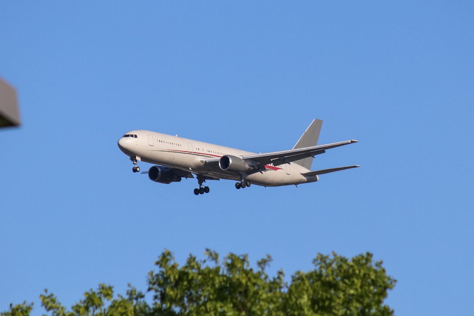 Click to enlarge N495AX Omni Air Boeing 767