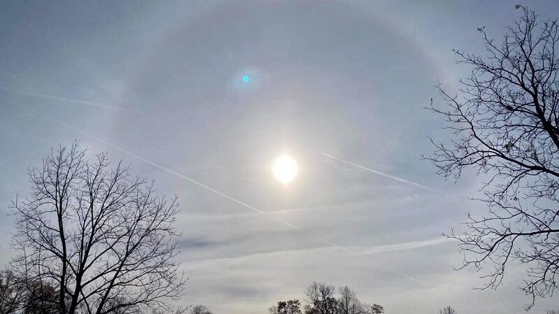 Click to enlarge Sun halos over Kentucky