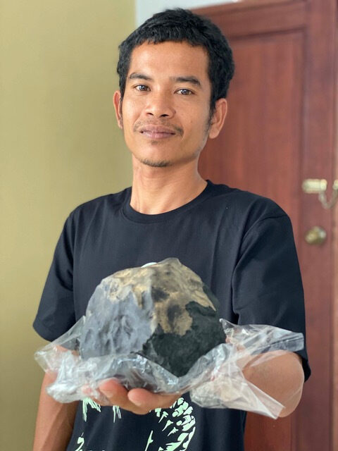 Click to enlarge Josua Hutagalung meteorite indonesia roof