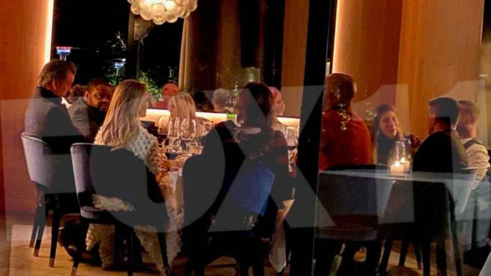 Click to enlarge newsom private dinner no mask