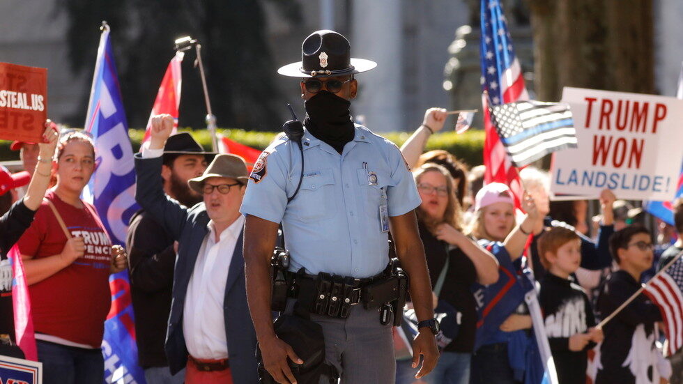 Atlanta cops with Trump supporters