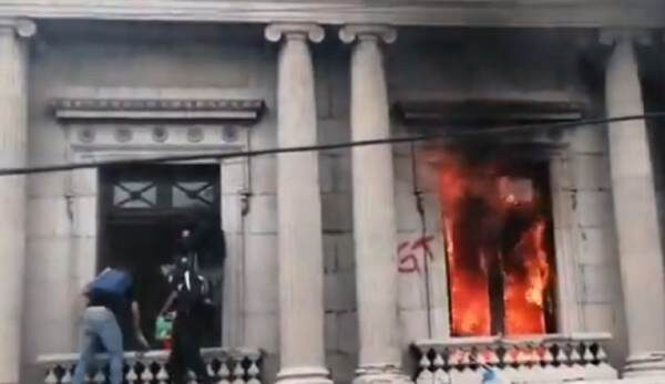 Guatemala burning Congress