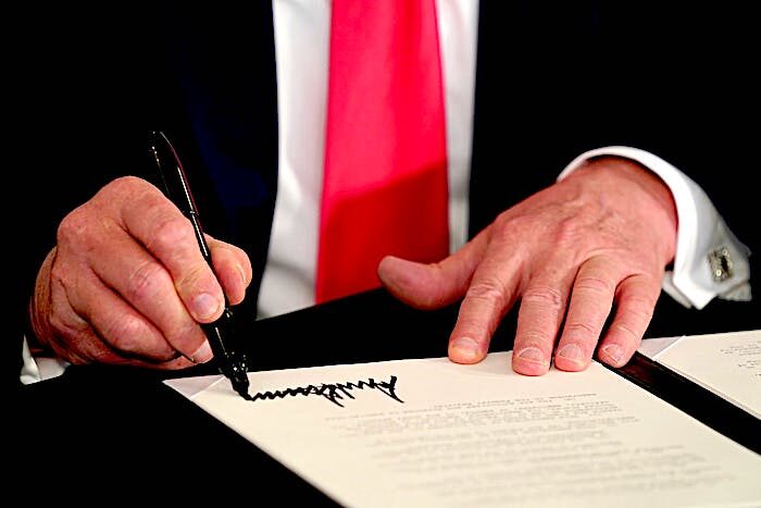 Trump/document