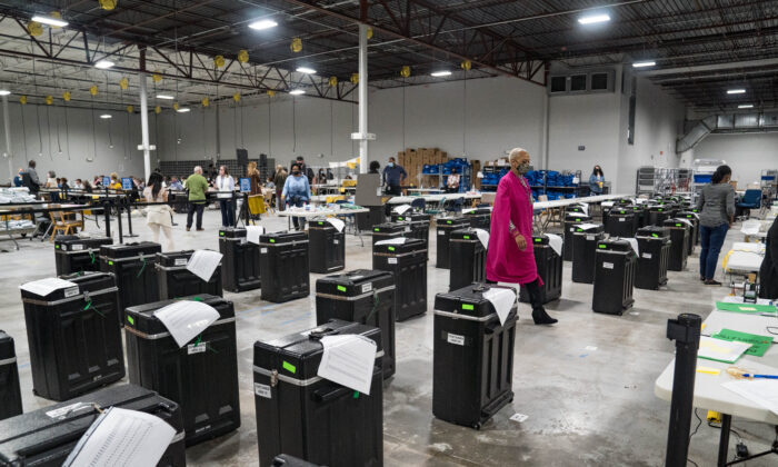 Click to enlarge Gwinnett County election workers
