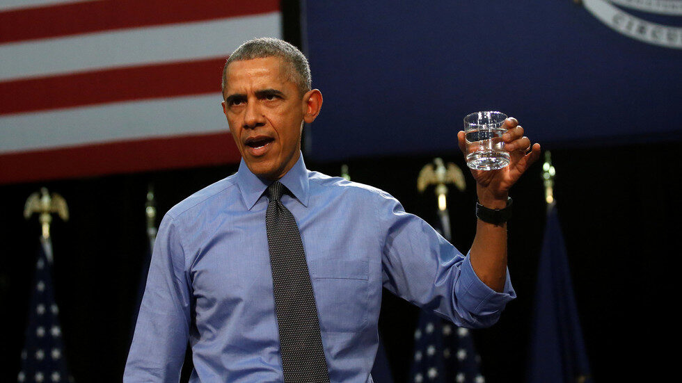 Click to enlarge obama, flint water stunt obama