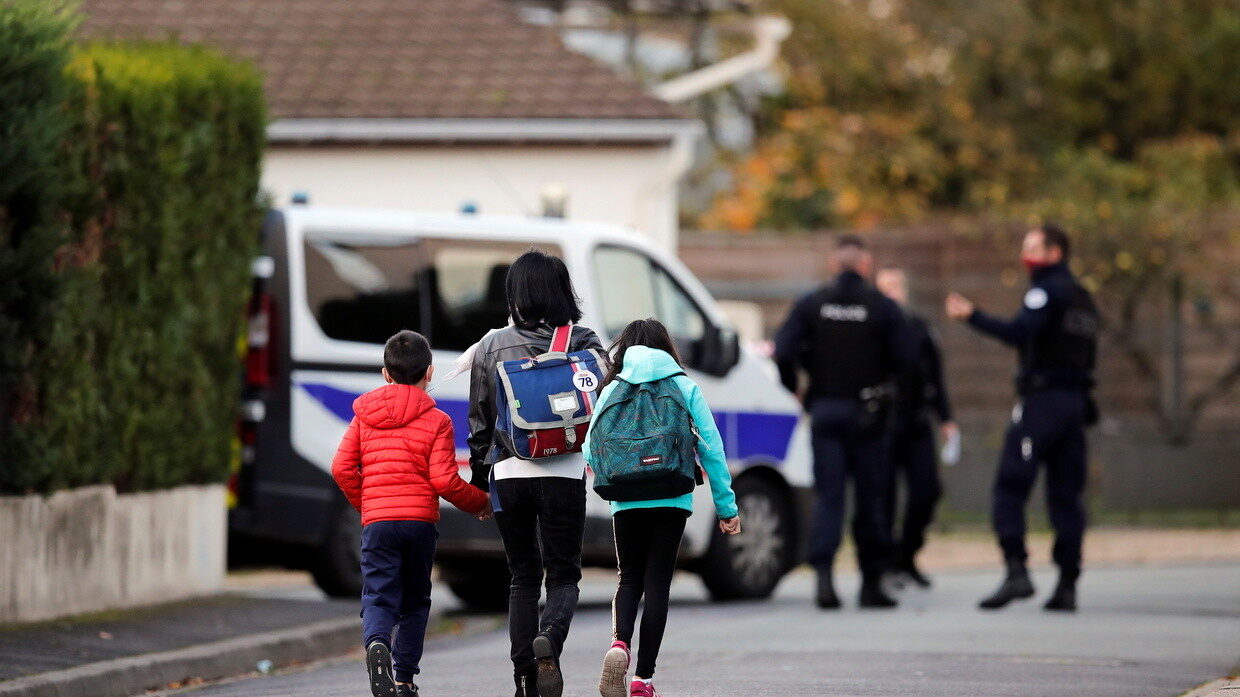 Click to enlarge france kids school