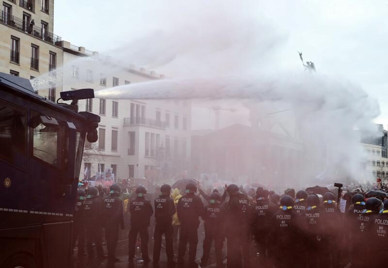 Police Berlin water cannons
