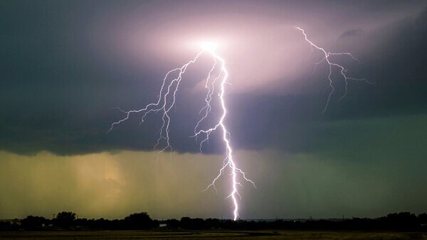 Click to enlarge lightning odds
