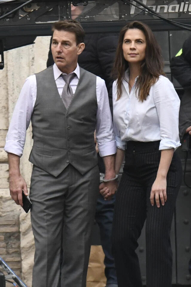 Click to enlarge Tom Cruise and Hayley Atwell