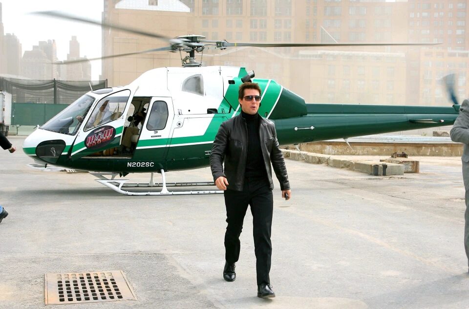 Click to enlarge Tom Cruise