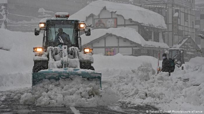 Click to enlarge The snowfall is expected to continue in some parts of Japan